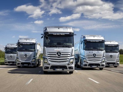 Mercedes GenH2 : premiers tests clients pour le camion à hydrogène liquide