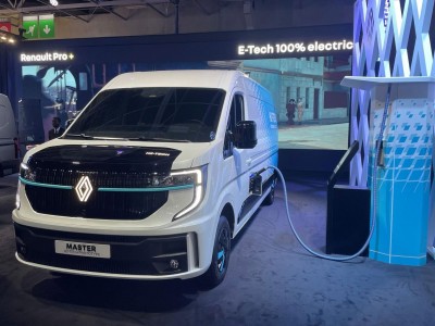 Mondial de l'Auto 2024 : le Renault Master hydrogène à l'honneur chez HYVIA