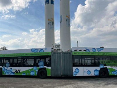 Cologne reçoit ses premiers bus articulés à hydrogène