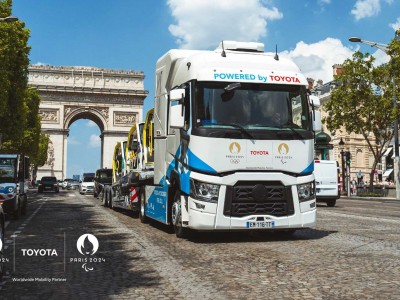 Le premier camion à hydrogène Toyota roule à Paris