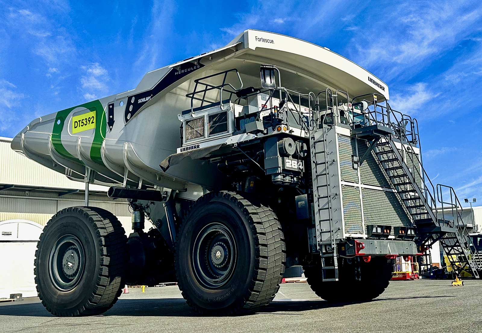 Le camion minier géant de Liebherr et Fortescue fait ses débuts en Australie